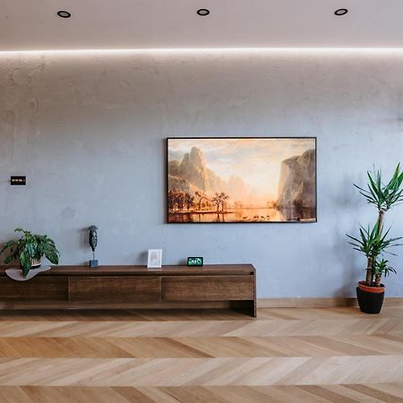 Minimalist Design Penthouse - Kosice Old Town Διαμέρισμα Εξωτερικό φωτογραφία