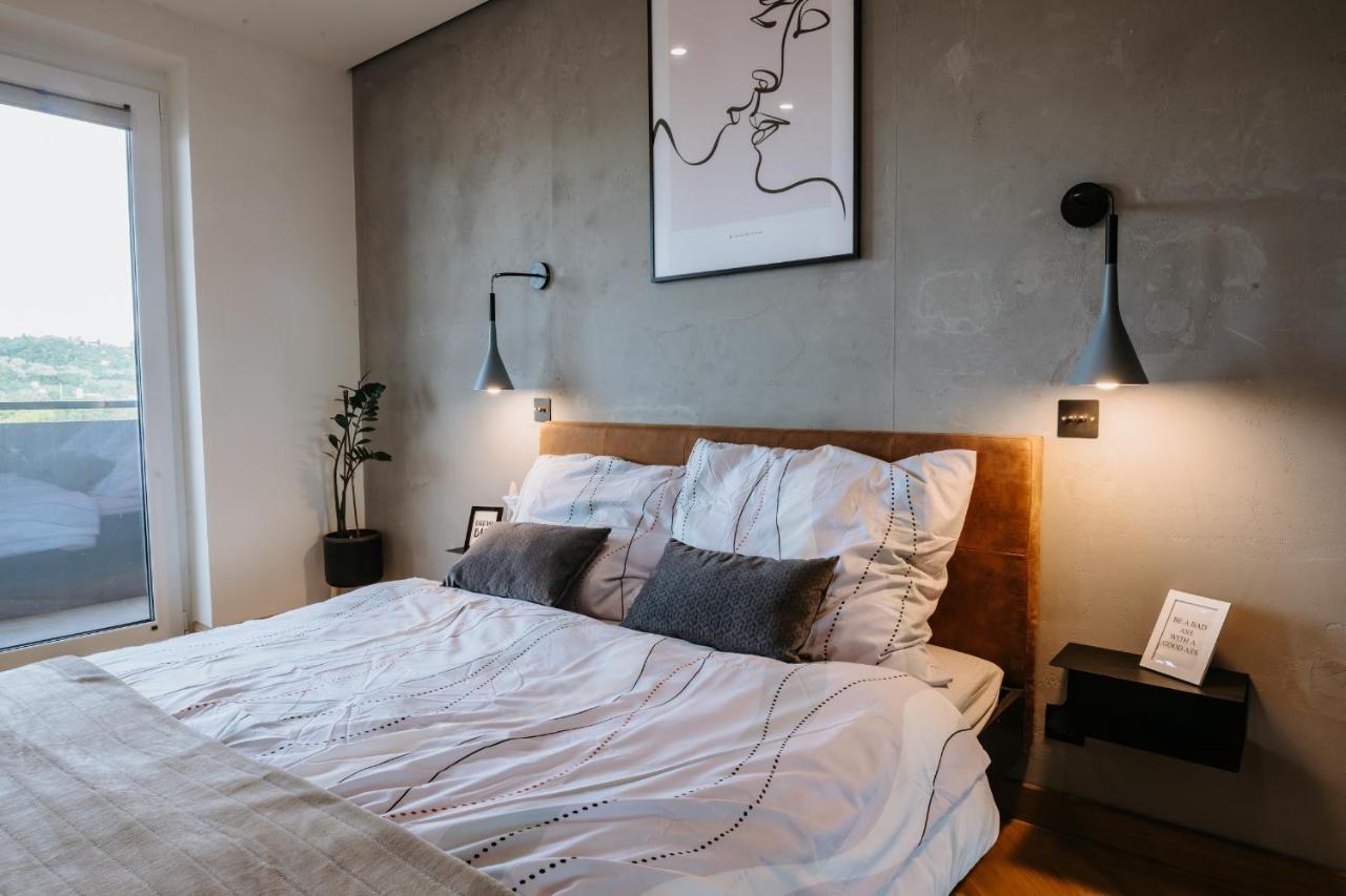 Minimalist Design Penthouse - Kosice Old Town Διαμέρισμα Εξωτερικό φωτογραφία